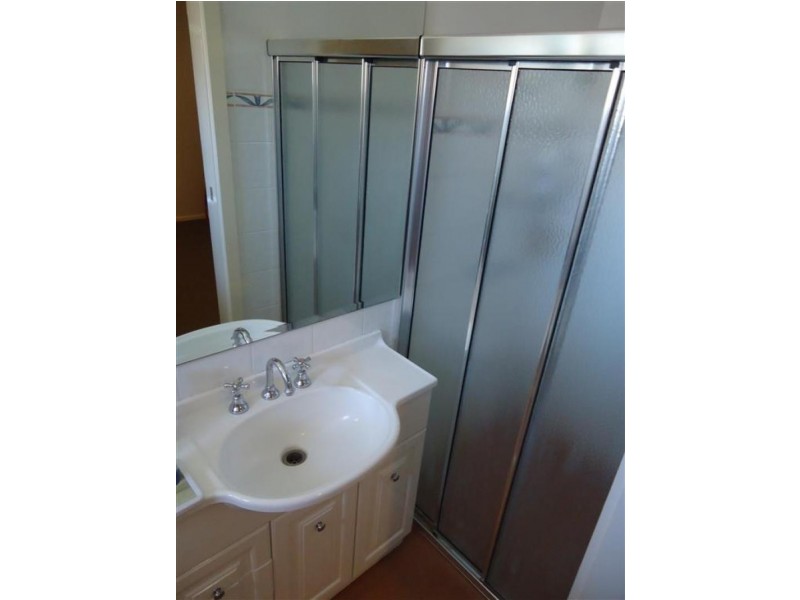 34 Cobb Street, Tolland NSW 2650