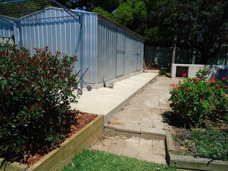 34 Cobb Street, Tolland NSW 2650