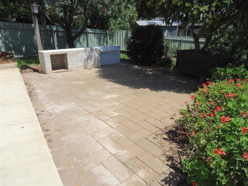 34 Cobb Street, Tolland NSW 2650