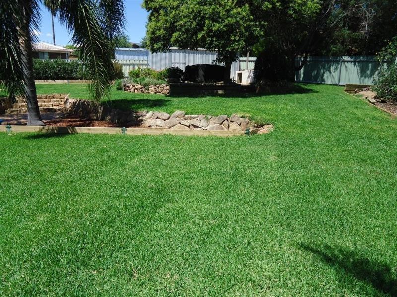 34 Cobb Street, Tolland NSW 2650