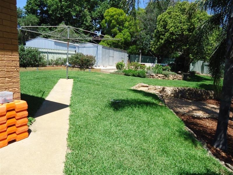 34 Cobb Street, Tolland NSW 2650