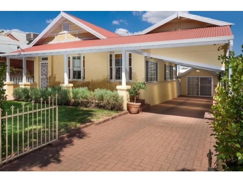 8 Kildare Avenue, Wagga Wagga NSW 2650