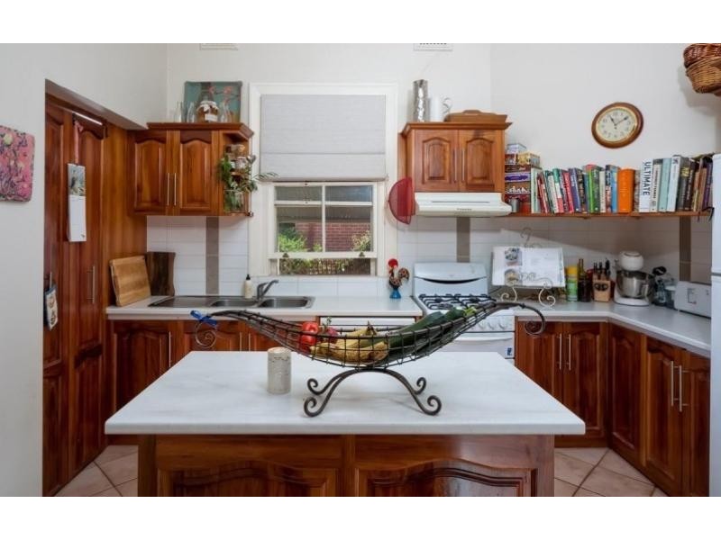 8 Kildare Avenue, Wagga Wagga NSW 2650