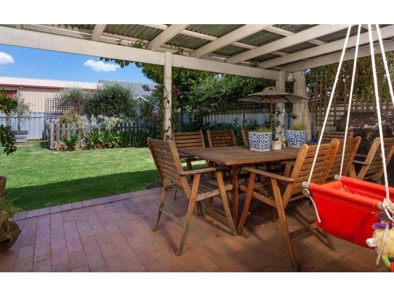 8 Kildare Avenue, Wagga Wagga NSW 2650