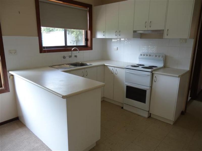 50 Elizabeth Avenue, Forest Hill NSW 2651