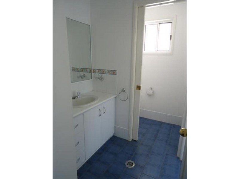 60 Veale Street, Wagga Wagga NSW 2650