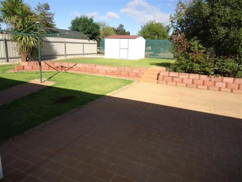 60 Veale Street, Wagga Wagga NSW 2650