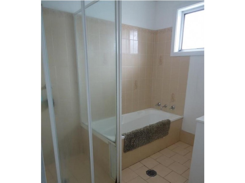 2/2 Bulolo  Street, Wagga Wagga NSW 2650