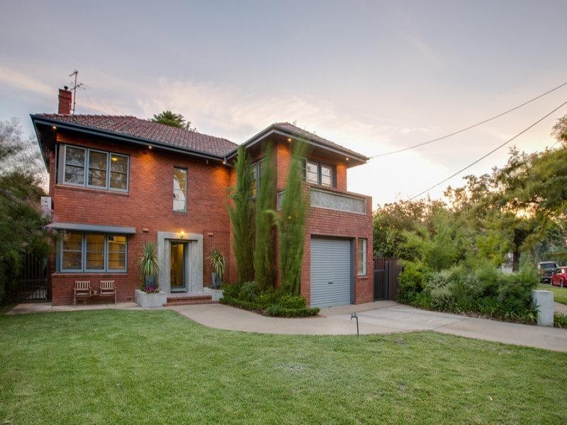 70 The Esplanade, Wagga Wagga NSW 2650