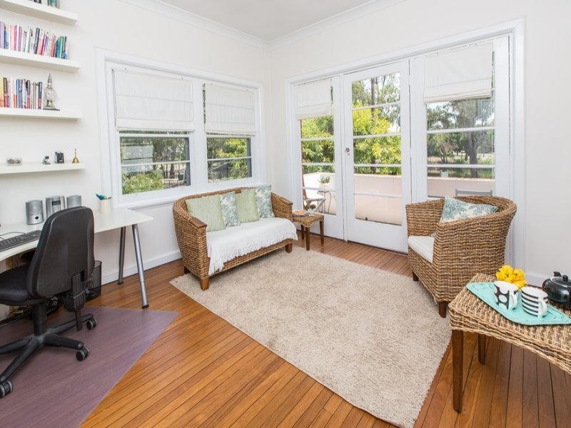 70 The Esplanade, Wagga Wagga NSW 2650