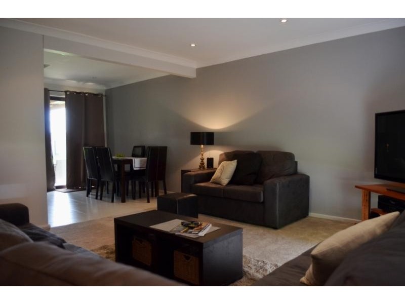 32 Pinaroo Drive, Wagga Wagga NSW 2650