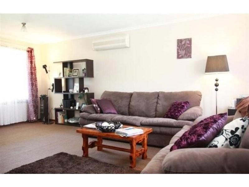 7 Lyons Crescent, Forest Hill NSW 2651