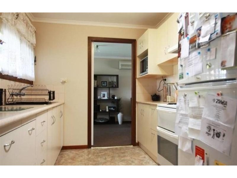 7 Lyons Crescent, Forest Hill NSW 2651