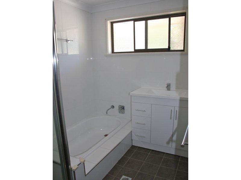 33 Marama Parade, Wagga Wagga NSW 2650