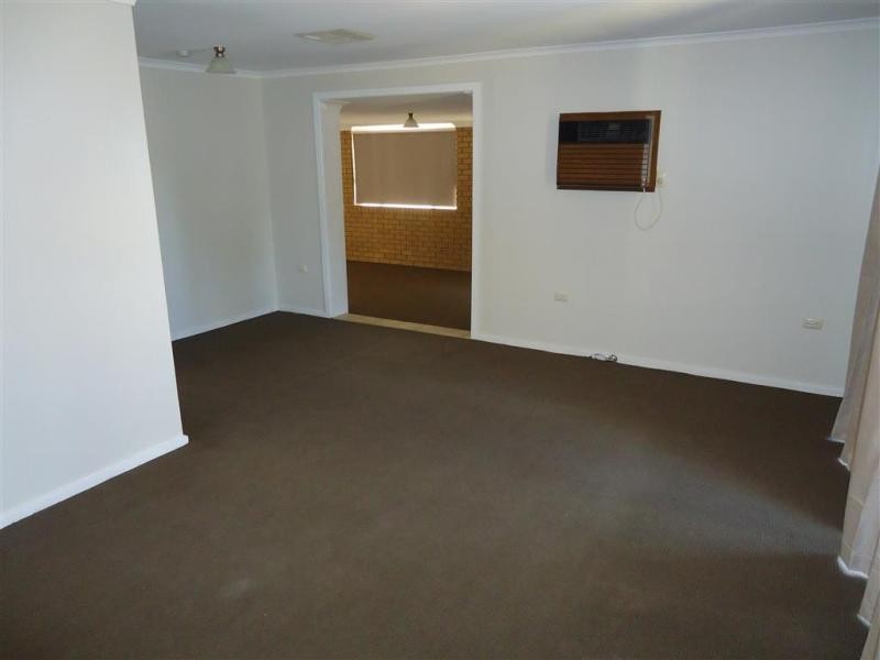 93 McKell Avenue, Wagga Wagga NSW 2650