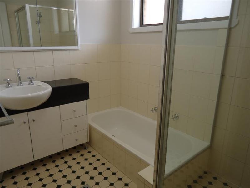 93 McKell Avenue, Wagga Wagga NSW 2650