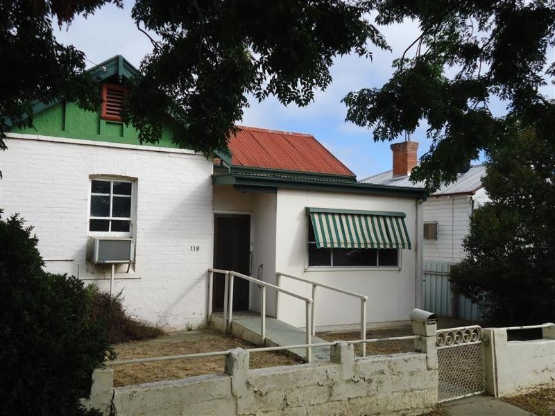 118 Docker Street, Wagga Wagga NSW 2650