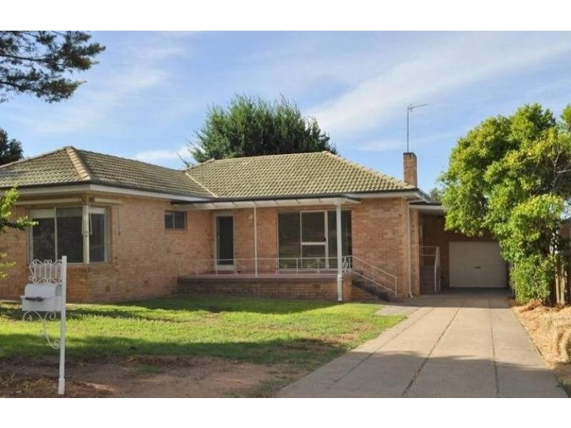 10 Acacia Street, Wagga Wagga NSW 2650