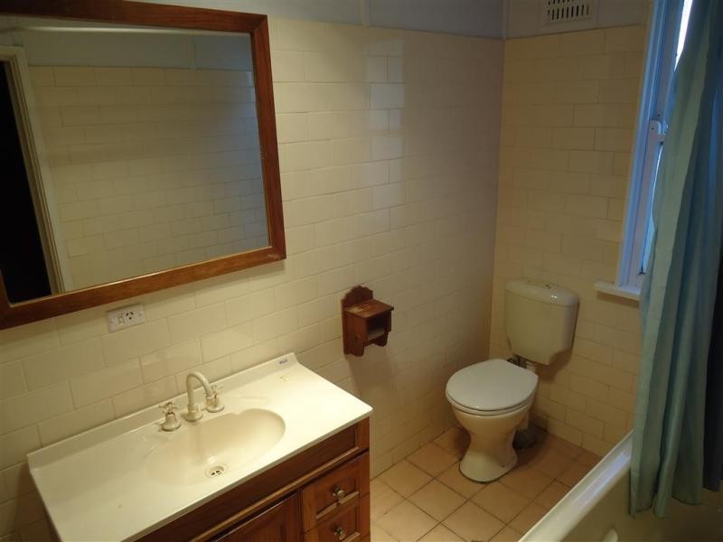 60 Ashmont Avenue, Wagga Wagga NSW 2650