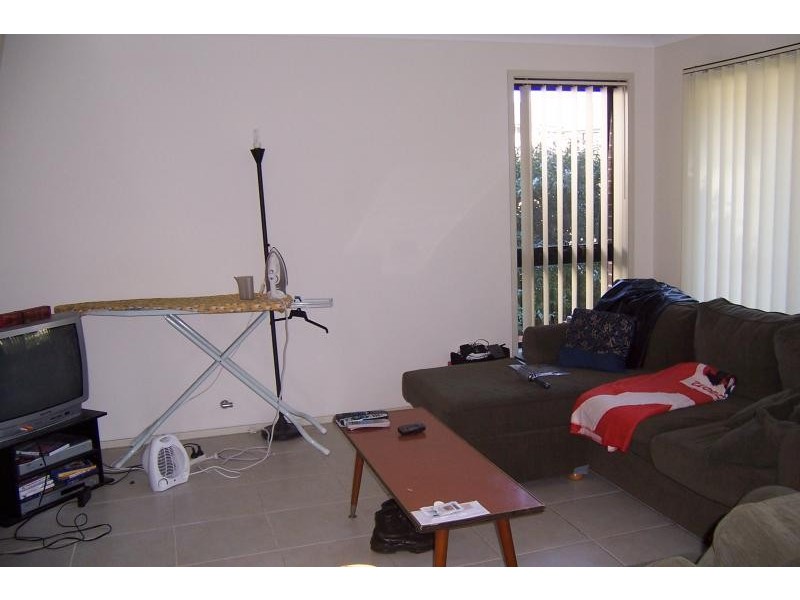 8 Hampstead Place CAMPBELLTOWN 2560, Campbelltown NSW 2560