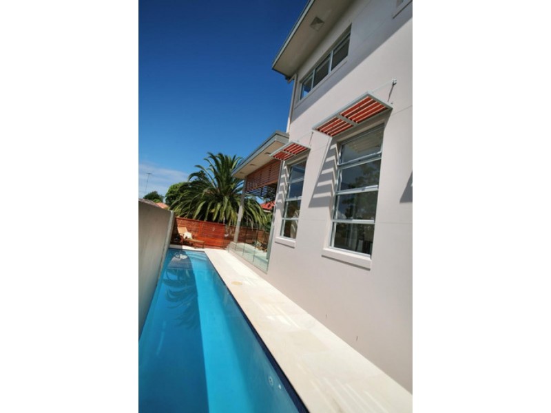 11 Raeburn  Avenue CASTLECRAG 2068, Castlecrag NSW 2068