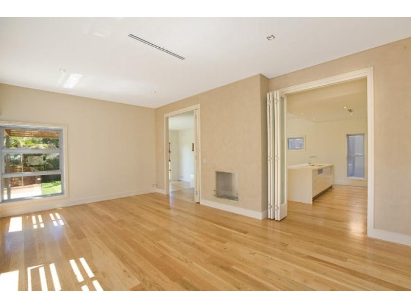 15 Raeburn Avenue CASTLECRAG 2068, Castlecrag NSW 2068