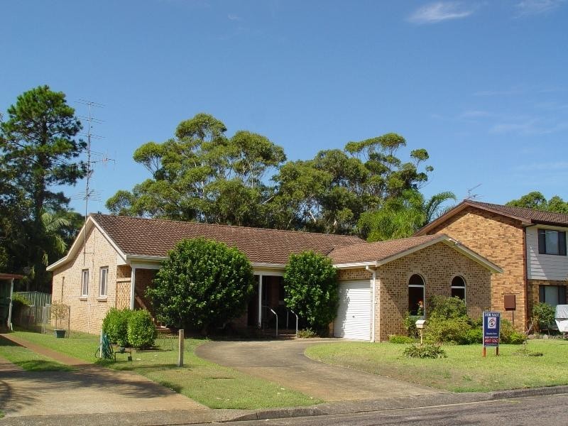 16 Albatross Avenue HAWKS NEST 2324, Hawks Nest NSW 2324