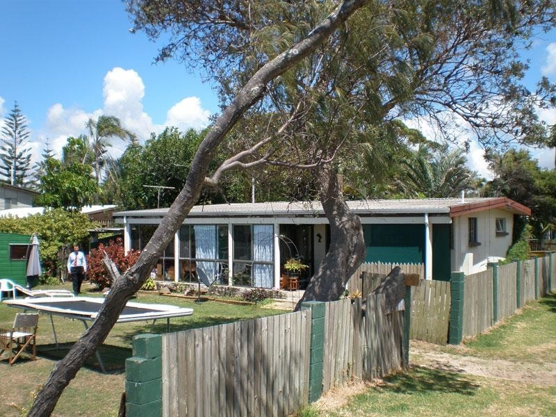 10 Prince Street, Beachmere QLD 4510