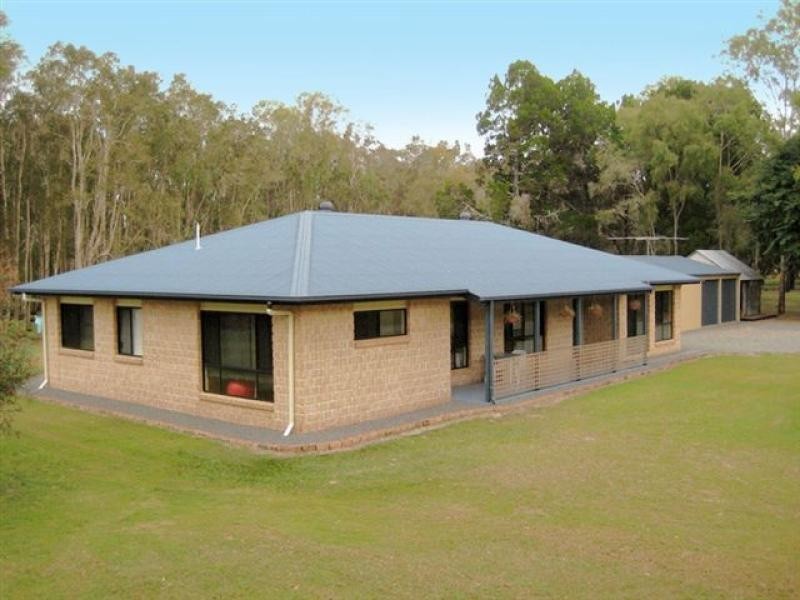 24 Wallace Road, Beachmere QLD 4510