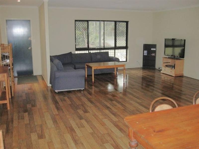 24 Wallace Road, Beachmere QLD 4510