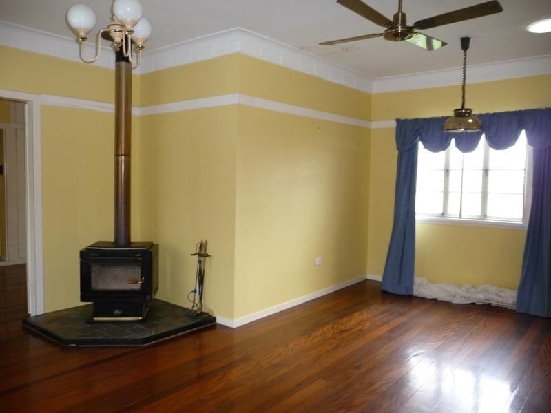 14 Egan Avenue BEACHMERE 4510, Beachmere QLD 4510