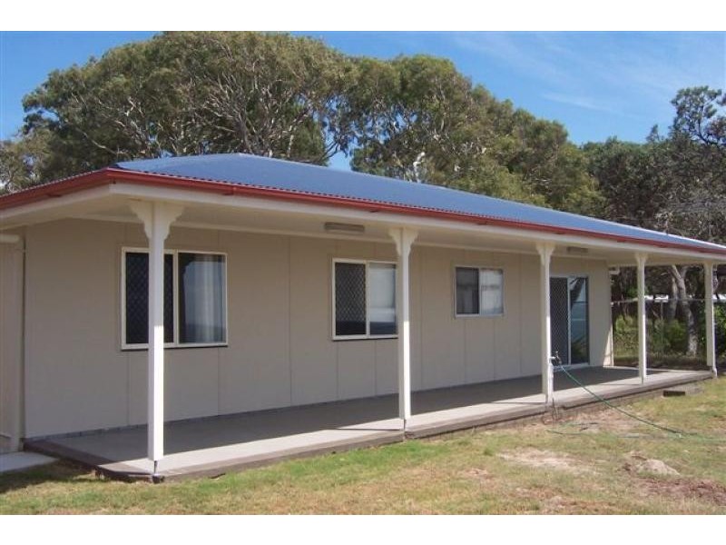 27 Biggs Avenue BEACHMERE 4510, Beachmere QLD 4510