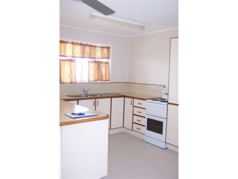 27 Biggs Avenue BEACHMERE 4510, Beachmere QLD 4510
