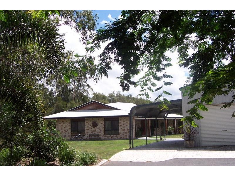 105 Campbell Parade, Beachmere QLD 4510