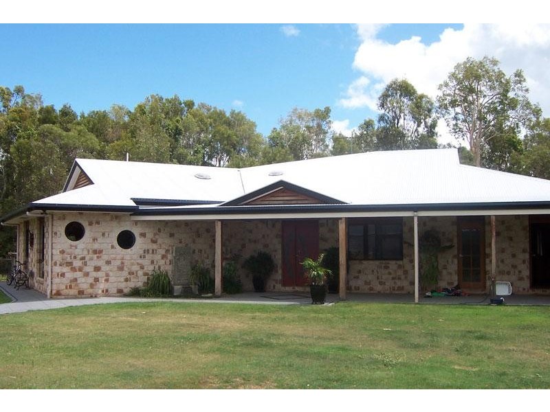 105 Campbell Parade, Beachmere QLD 4510