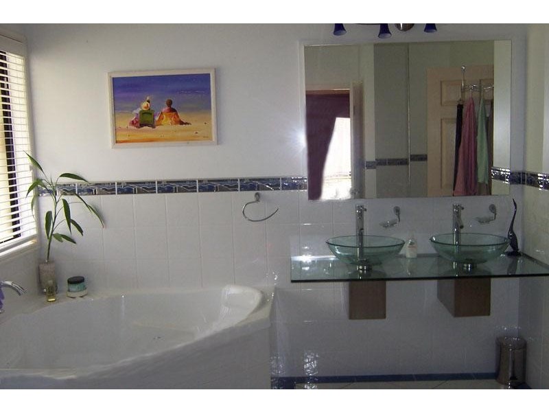 105 Campbell Parade, Beachmere QLD 4510