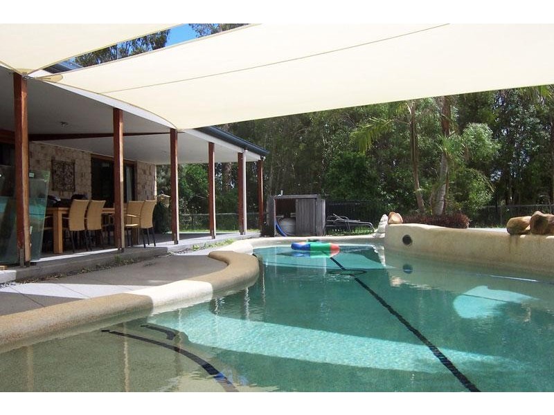 105 Campbell Parade, Beachmere QLD 4510