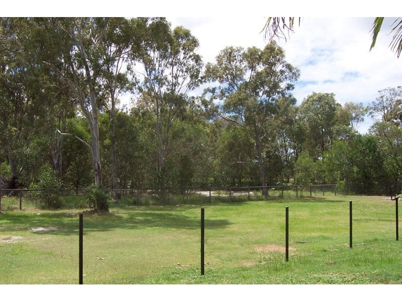 105 Campbell Parade, Beachmere QLD 4510