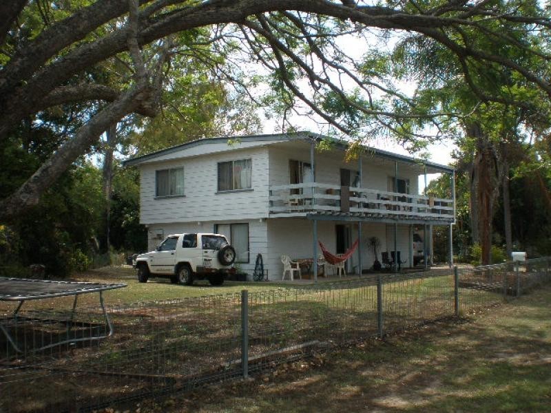 2 Hodgson Street, Beachmere QLD 4510
