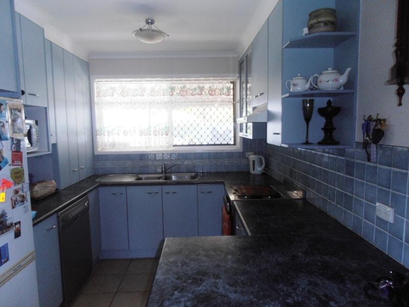 17 Whiting Street, Beachmere QLD 4510