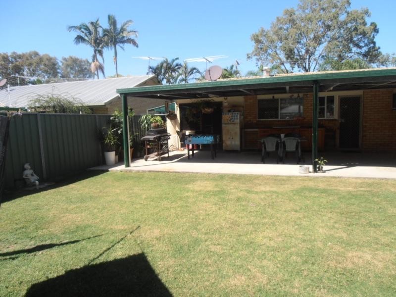 17 Whiting Street, Beachmere QLD 4510