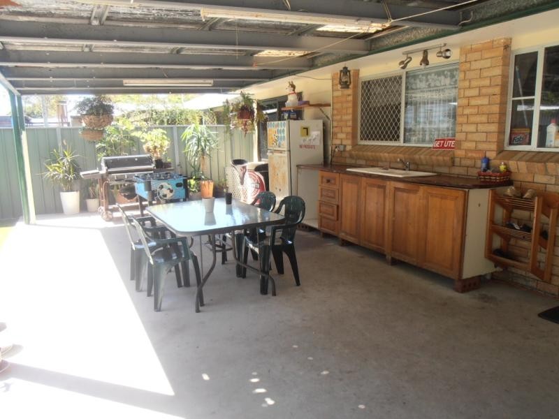 17 Whiting Street, Beachmere QLD 4510