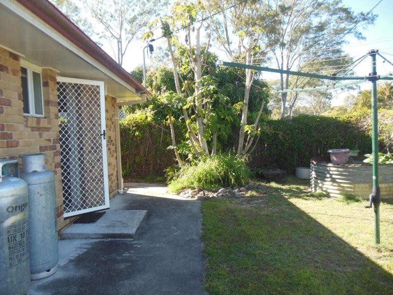 857 Beachmere Road, Beachmere QLD 4510