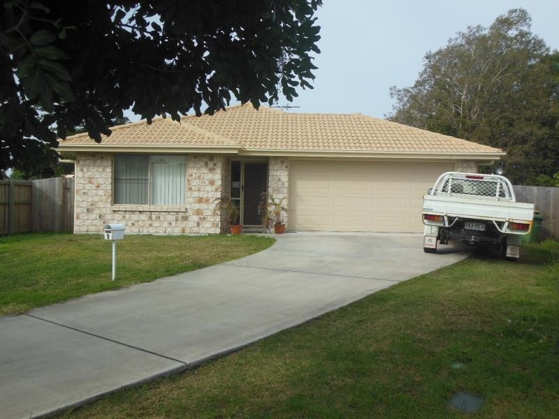 9 Dixon  Court BEACHMERE 4510, Beachmere QLD 4510