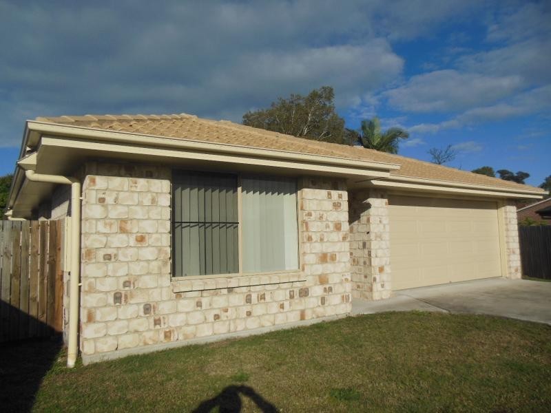 9 Dixon  Court BEACHMERE 4510, Beachmere QLD 4510