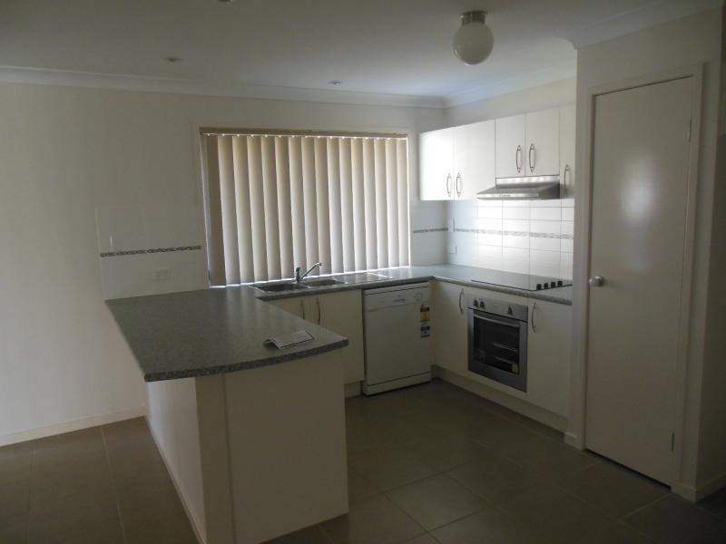 9 Dixon  Court BEACHMERE 4510, Beachmere QLD 4510