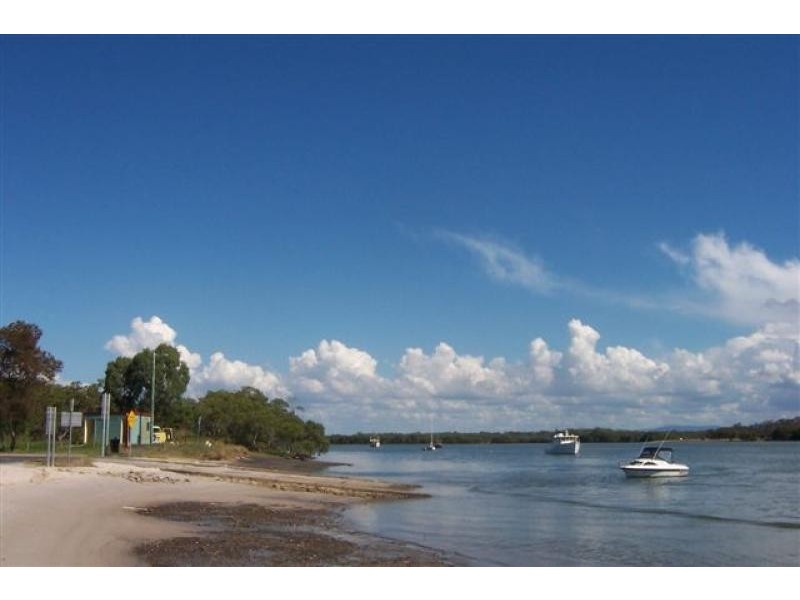 42 MORETON Terrace, Beachmere QLD 4510