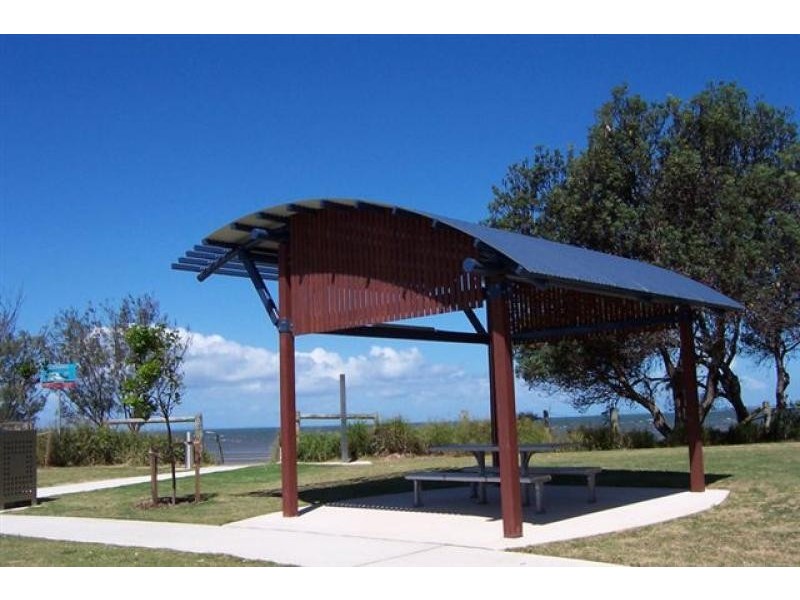 42 MORETON Terrace, Beachmere QLD 4510