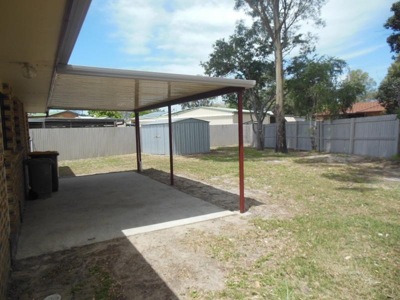 21 MOATAH Drive, Beachmere QLD 4510