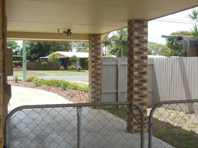 21 MOATAH Drive, Beachmere QLD 4510